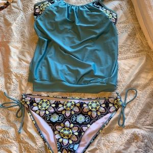 New without tags 2 piece swimsuit